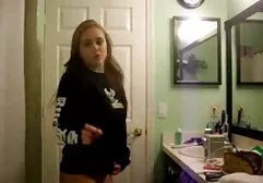 Megan fing an, Sarah zu xxx sexfilme von hd berühren