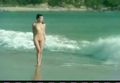 Die gratis xxl filme Männer senkten die Soße auf die Gesichter der Mädchen