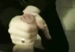 Handjob im Hof ​​einer jungen Hündin freie erotische sex filme